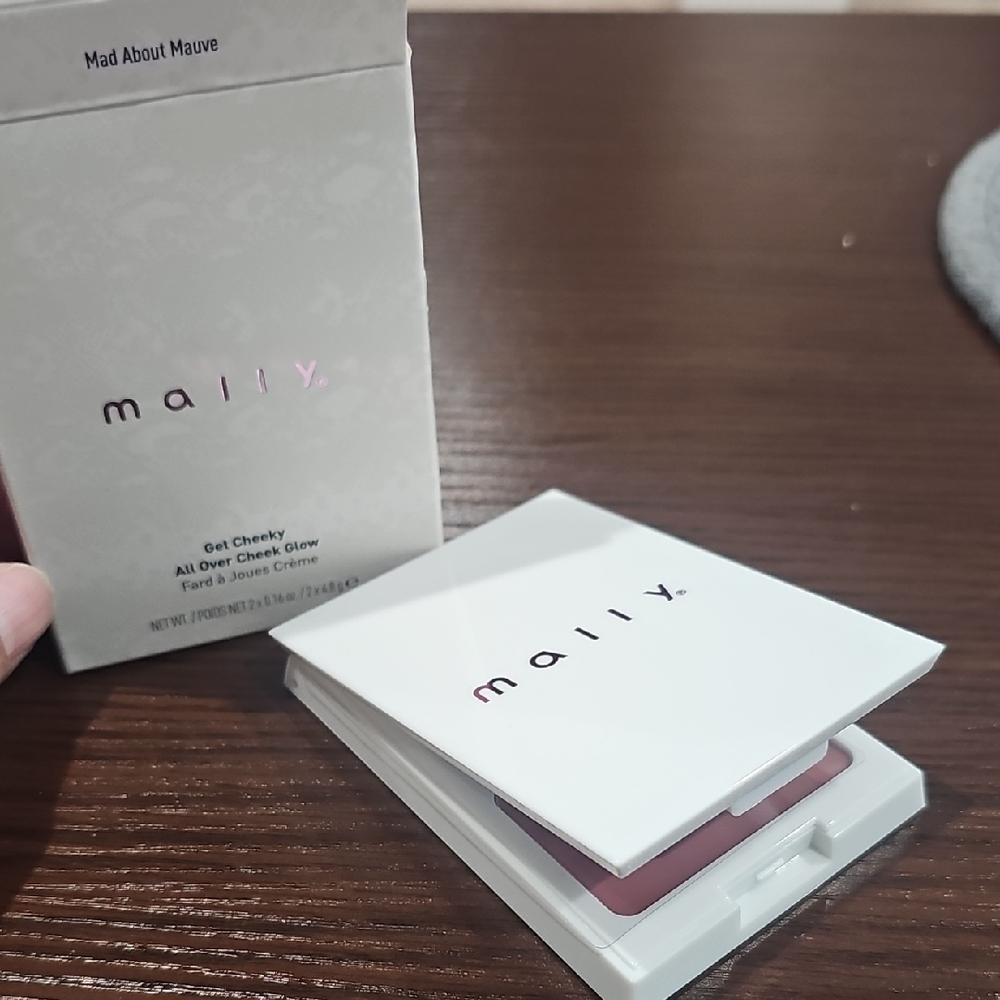 Mally Beauty Get Cheeky All Over Cheek Glow - Mad About Mauve